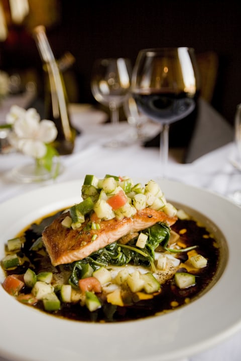Salmon fillet with herbs and vegetables